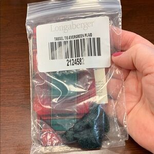 Longaberger Tassel Tie in Evergreen Plaid